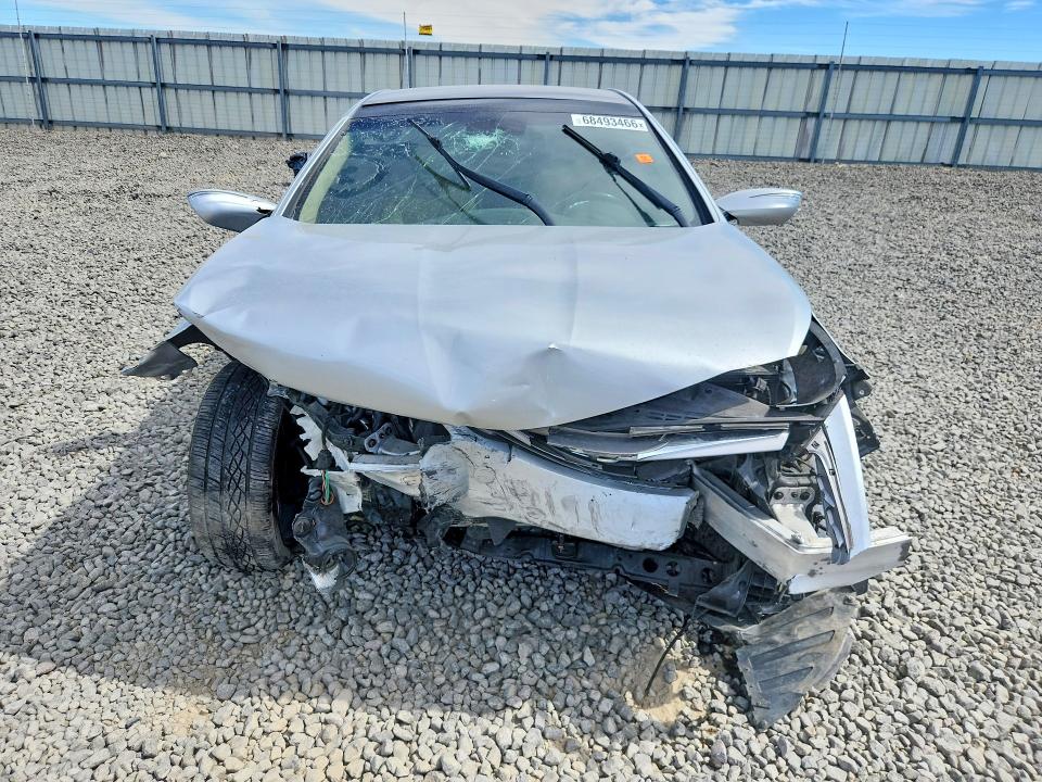 Photo 5 from auction – 2012 HYUNDAI AZERA with VIN KMHFH4JG7CA127201