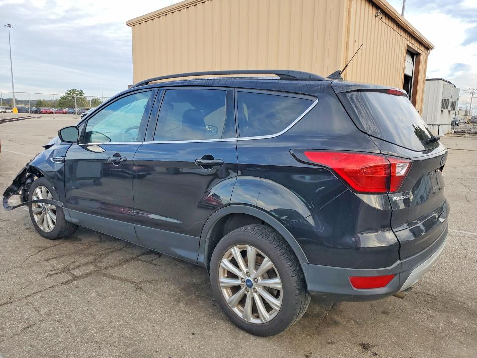 صورة رقم 2 من المزاد - 2019 FORD ESCAPE مع VIN 1FMCU9HD2KUA48927