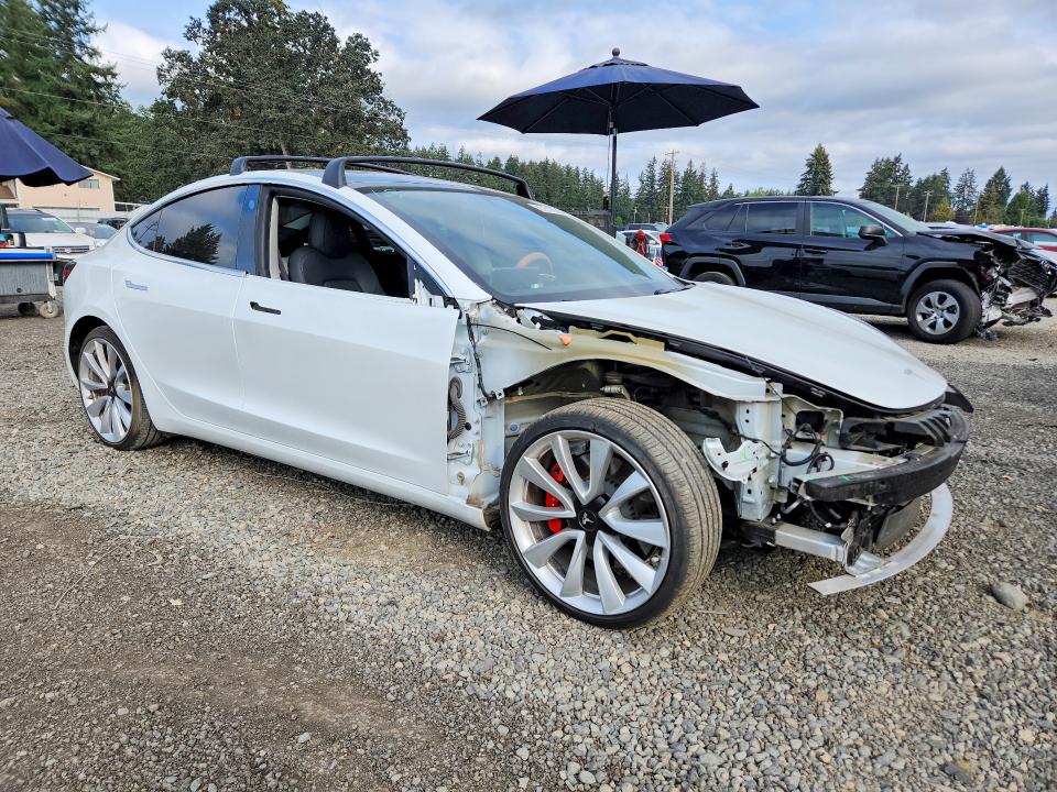 Photo 4 from auction – 2019 TESLA MODEL 3 with VIN 5YJ3E1EB2KF441325
