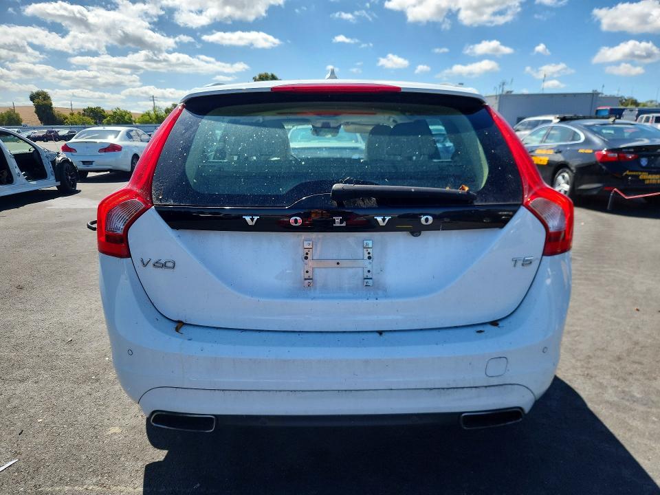 Foto 6 de la subasta – 2015 VOLVO V60 con VIN YV140MEM9F1240925