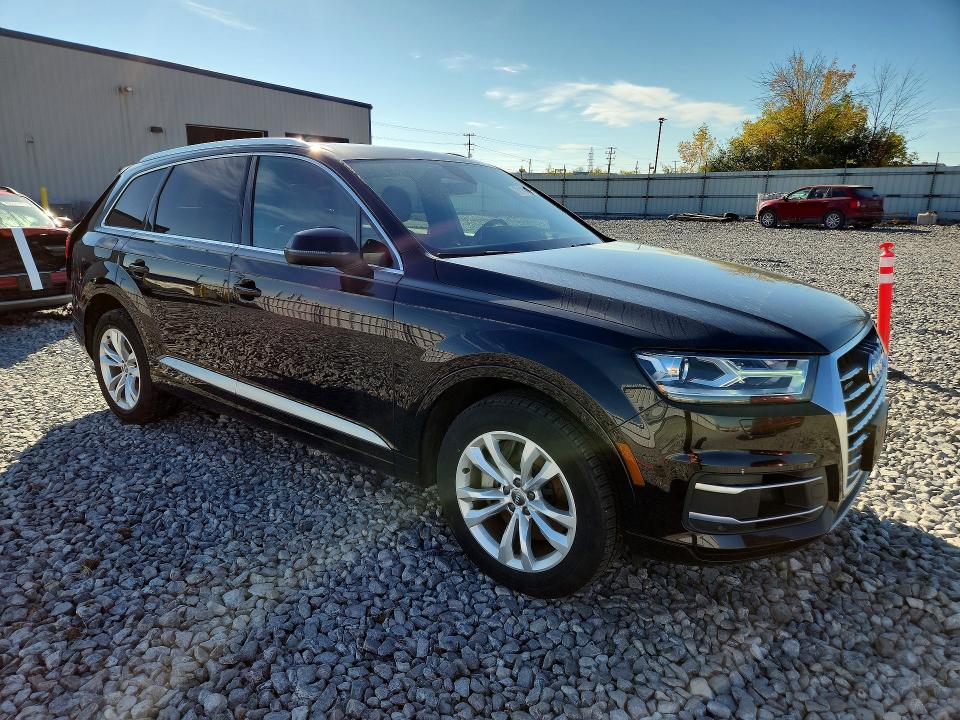 Фото 4 с аукциона – 2019 AUDI Q7 с VIN WA1AAAF71KD007606