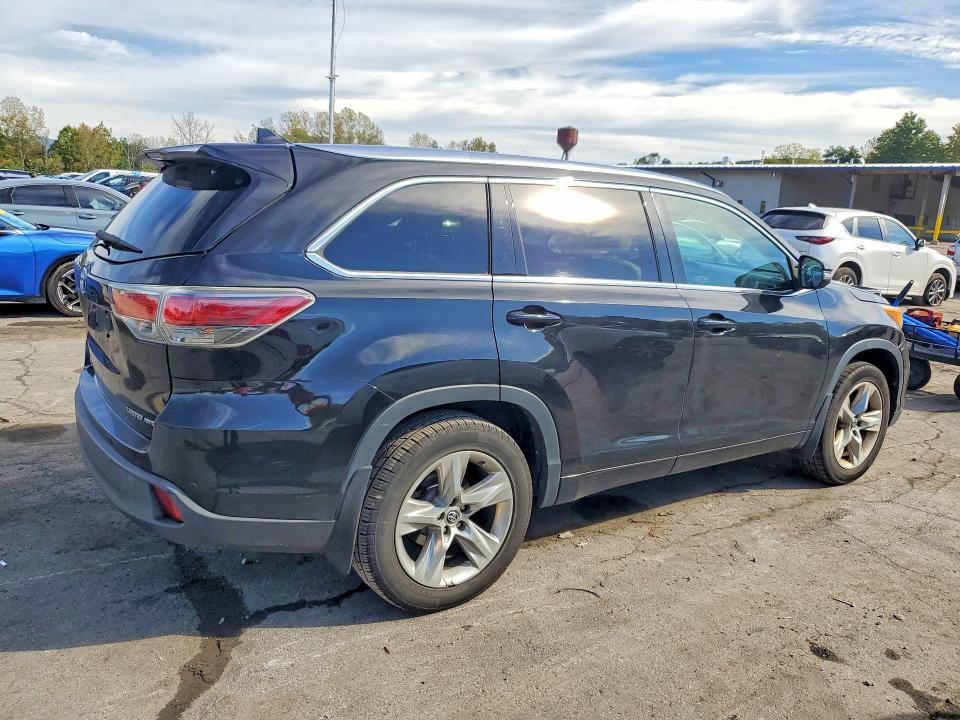 Снимка 3 от търг – 2016 TOYOTA HIGHLANDER с VIN 5TDDKRFH8GS269383