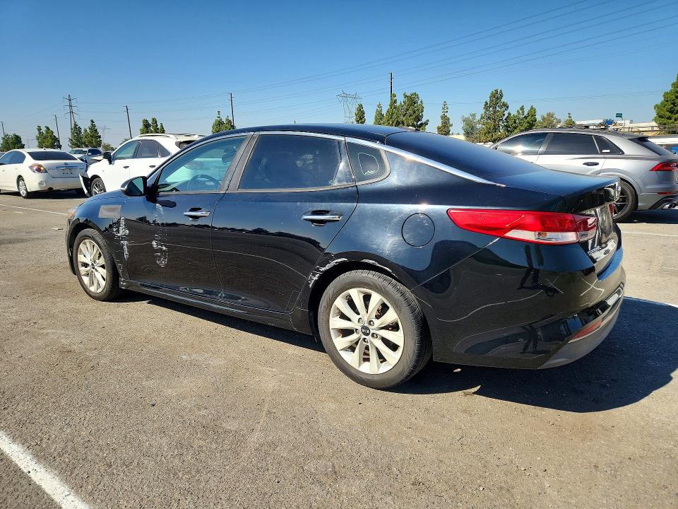 Photo 2 from auction – 2016 KIA OPTIMA with VIN 5XXGU4L38GG012339