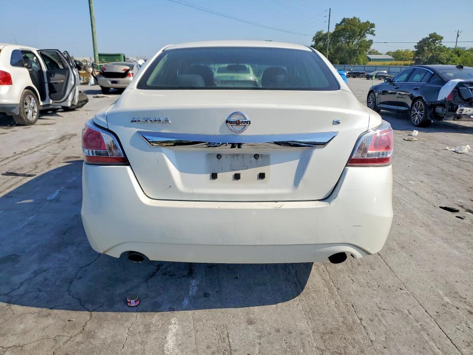 Photo 6 from auction – 2015 NISSAN ALTIMA with VIN 1N4AL3AP1FC142881
