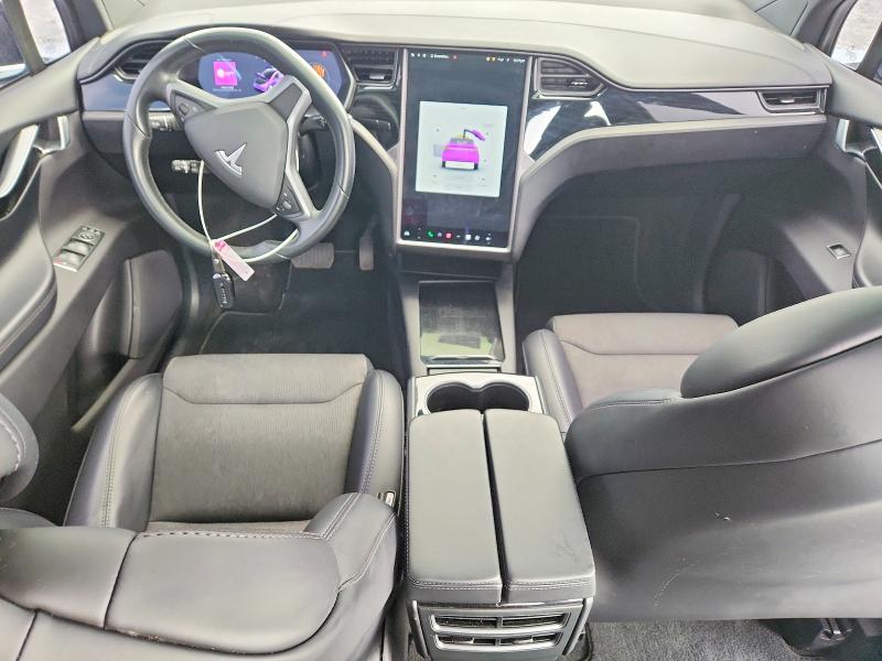 Foto 8 de la subasta – 2018 TESLA MODEL X con VIN 5YJXCDE23JF114147