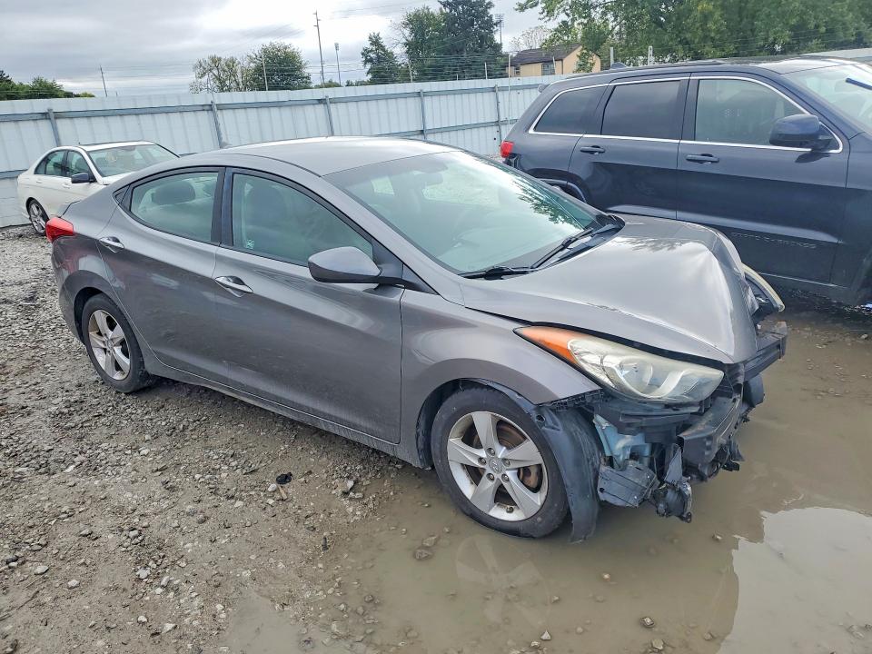 Photo 4 from auction – 2013 HYUNDAI ELANTRA with VIN 5NPDH4AE9DH322933