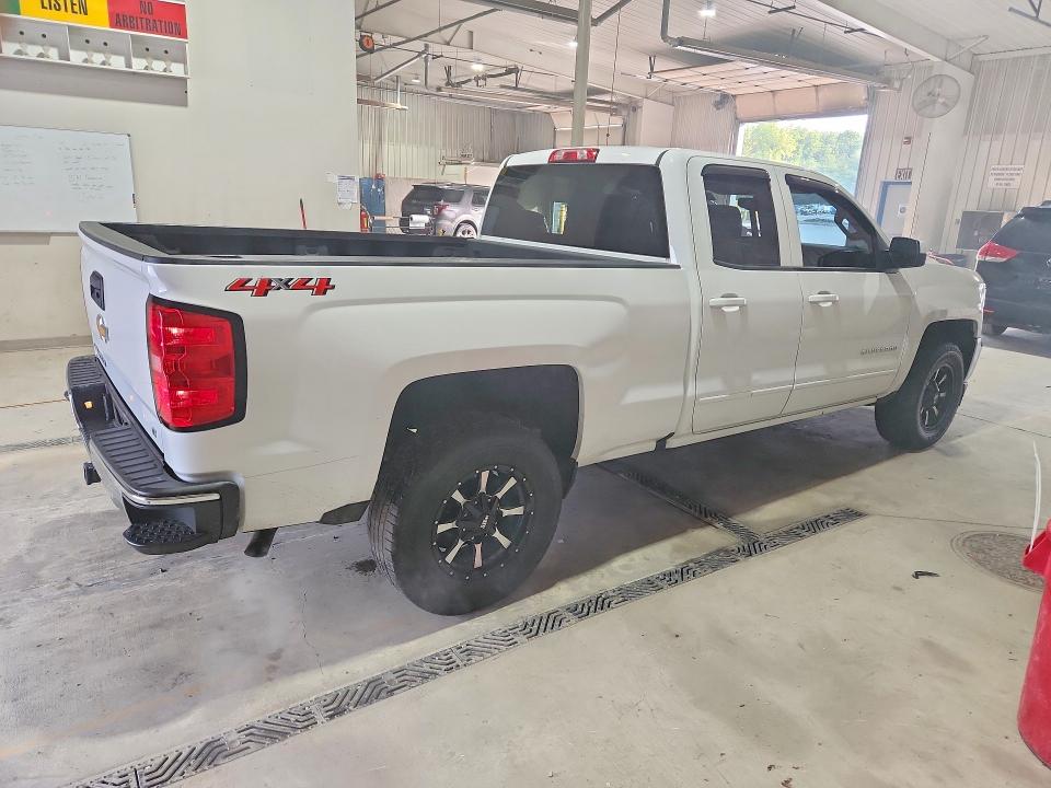Photo 3 from auction – 2018 CHEVROLET SILVERADO with VIN 2GCVKREC2J1102333