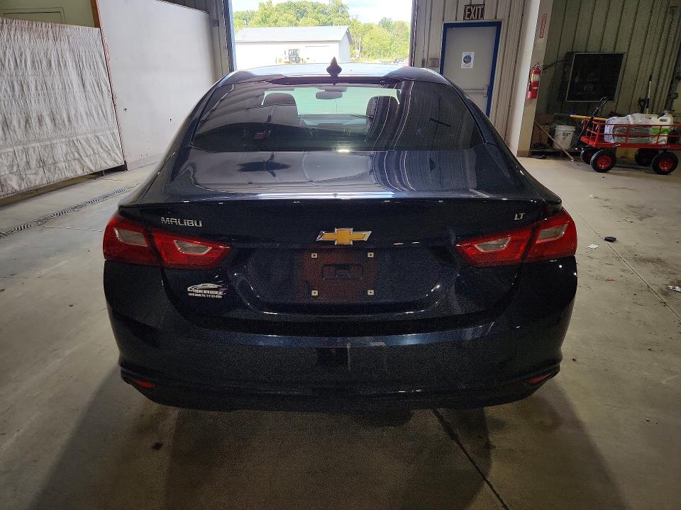 Photo 6 from auction – 2018 CHEVROLET MALIBU with VIN 1G1ZD5ST6JF188420