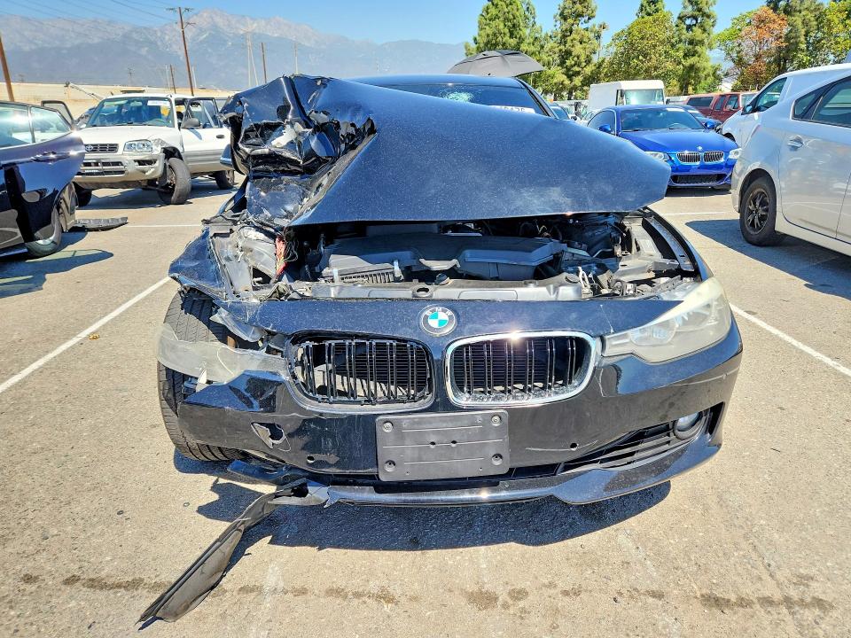 Photo 5 from auction – 2013 BMW 328 with VIN WBA3C1C53DF443762