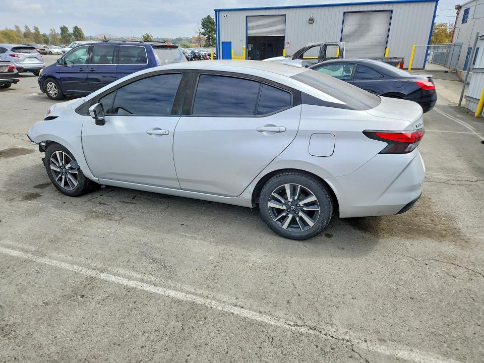 Photo 2 from auction – 2021 NISSAN VERSA with VIN 3N1CN8EV5ML891870