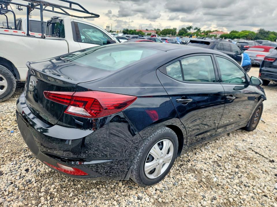Снимка 3 от търг – 2019 HYUNDAI ELANTRA с VIN 5NPD74LF7KH441666