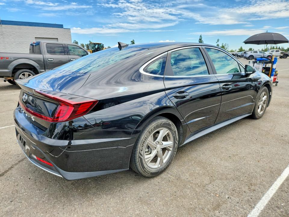 Photo 3 from auction – 2021 HYUNDAI SONATA with VIN 5NPEG4JA3MH108783