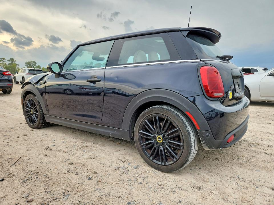 Photo 2 from auction – 2022 MINI COOPER with VIN WMW13DJ07N2S26529
