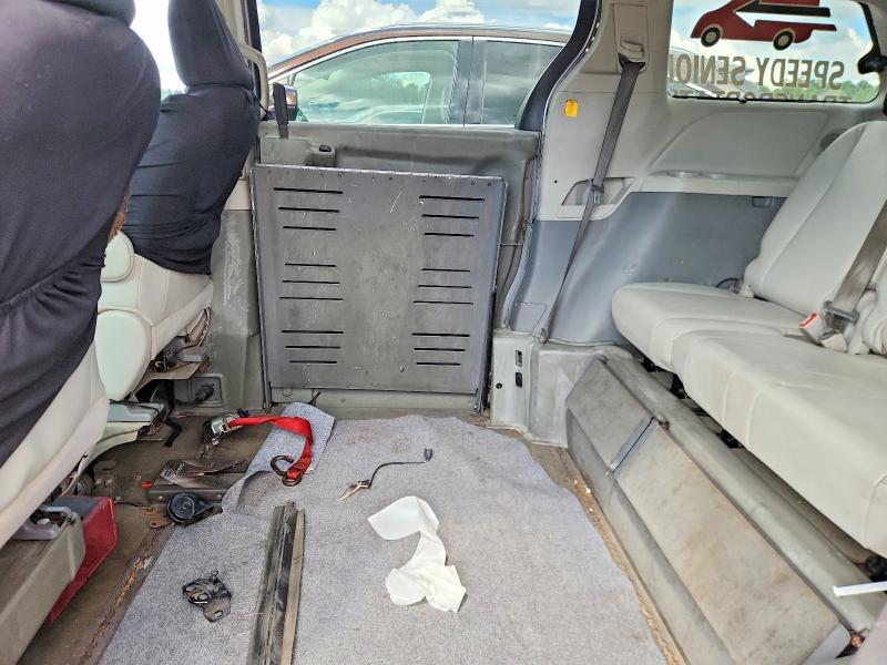 Photo 11 from auction – 2011 TOYOTA SIENNA with VIN 5TDYK3DC0BS111053