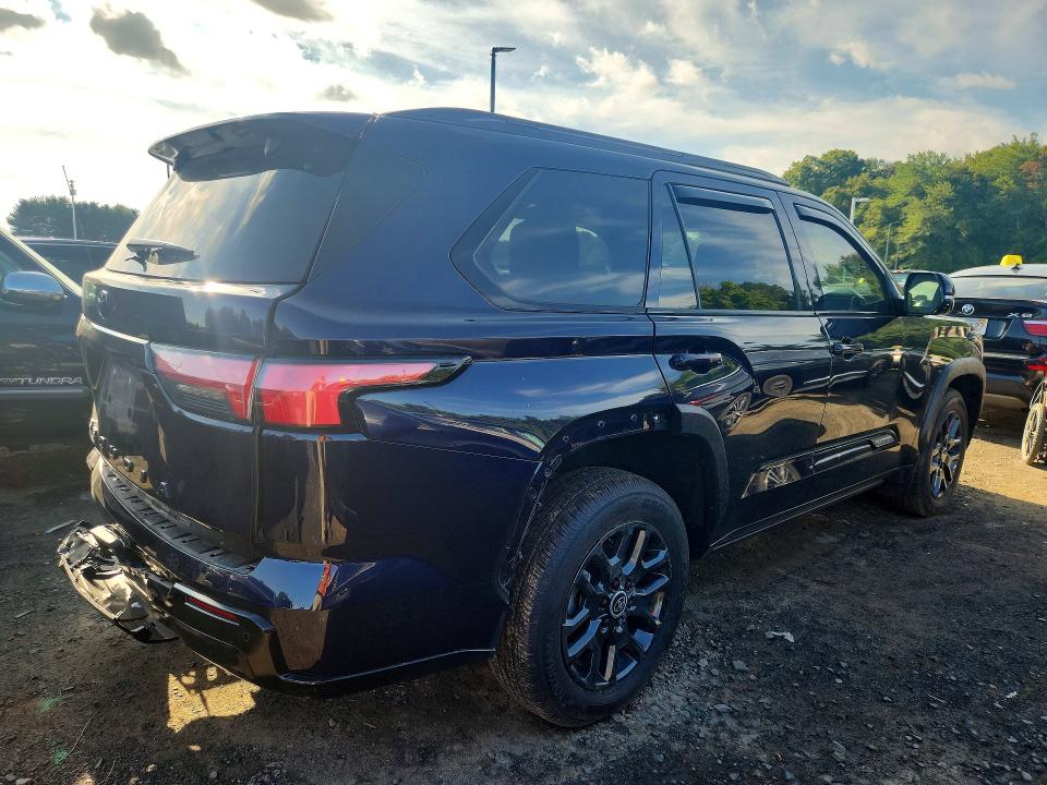 Photo 3 from auction – 2024 TOYOTA SEQUOIA with VIN 7SVAAABA0RX037380