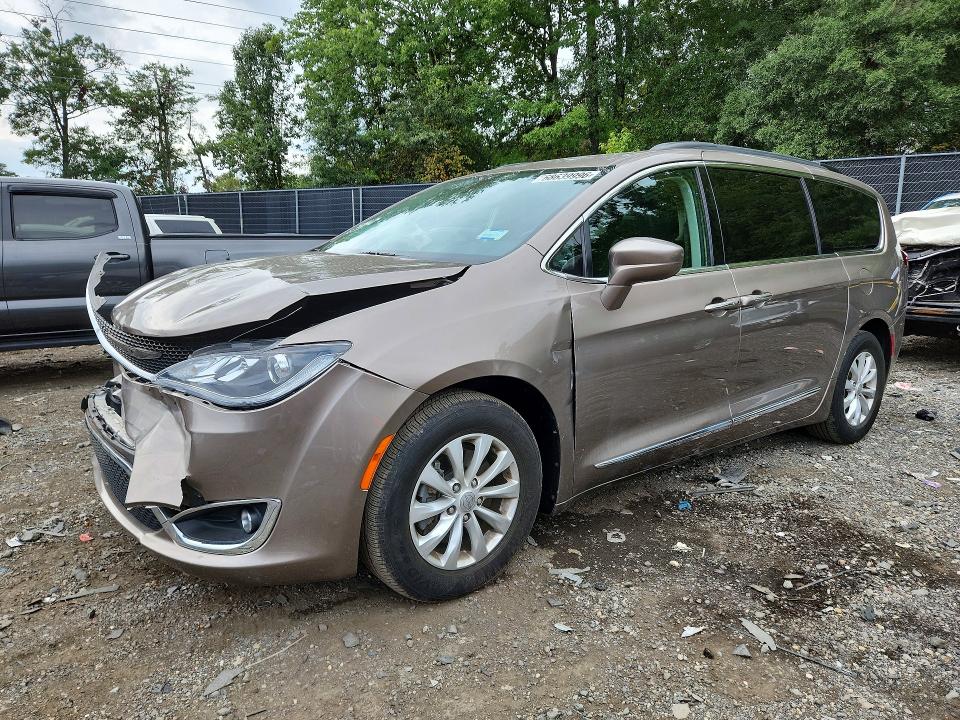 CHRYSLER PACIFICA 2017 с VIN 2C4RC1BG3HR763856 - Снимка от търг