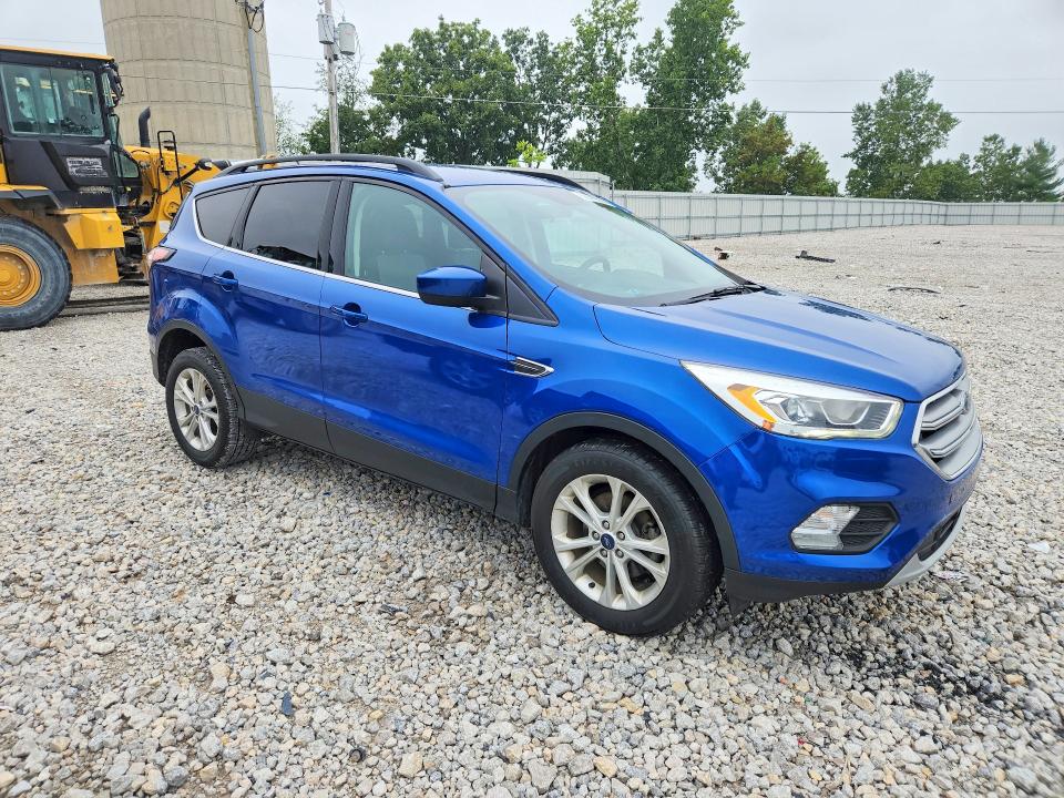 Photo 4 from auction – 2017 FORD ESCAPE with VIN 1FMCU0GD0HUE45977