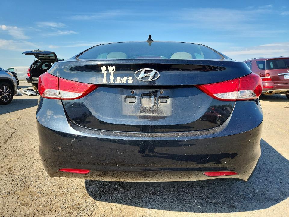Photo 6 from auction – 2011 HYUNDAI ELANTRA with VIN 5NPDH4AE7BH016536
