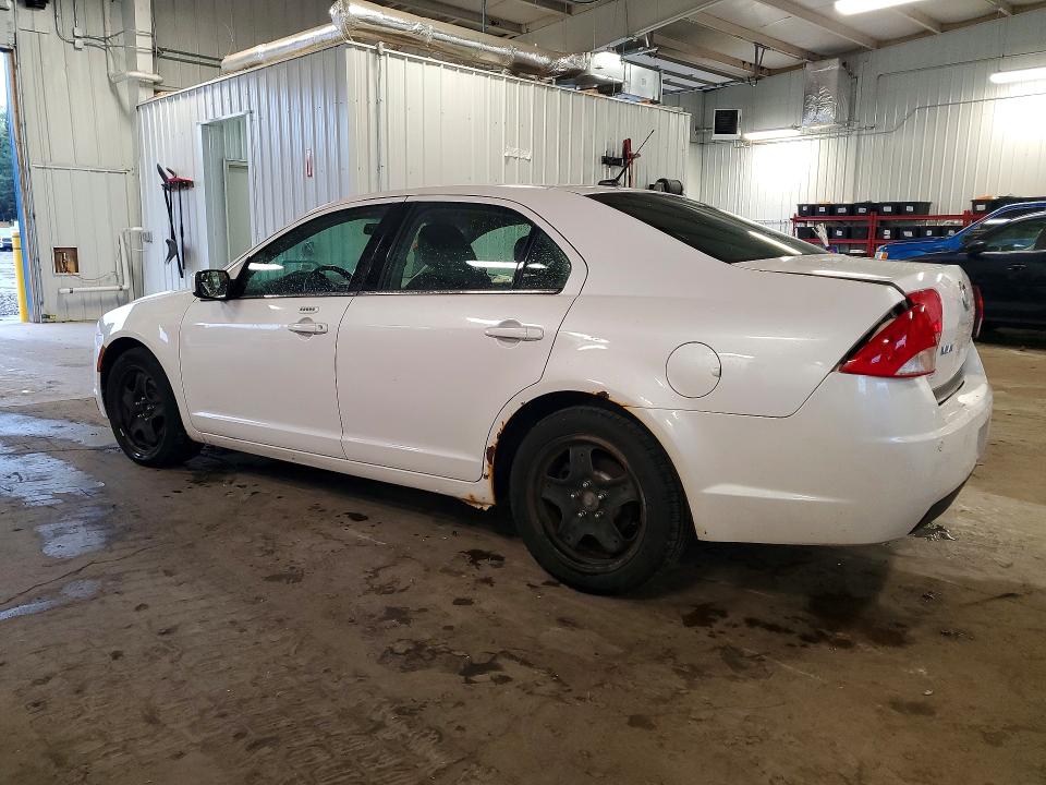 Photo 2 from auction – 2011 MERCURY MILAN with VIN 3MEHM0HA9BR601882