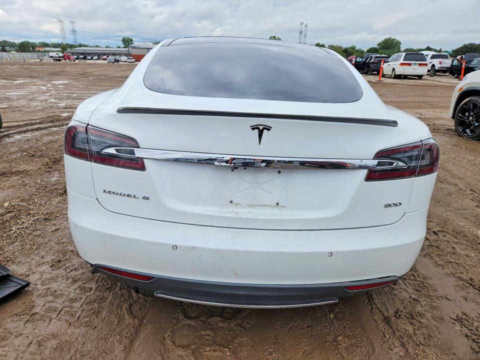 Photo 6 from auction – 2016 TESLA MODEL S with VIN 5YJSA1E22GF128502