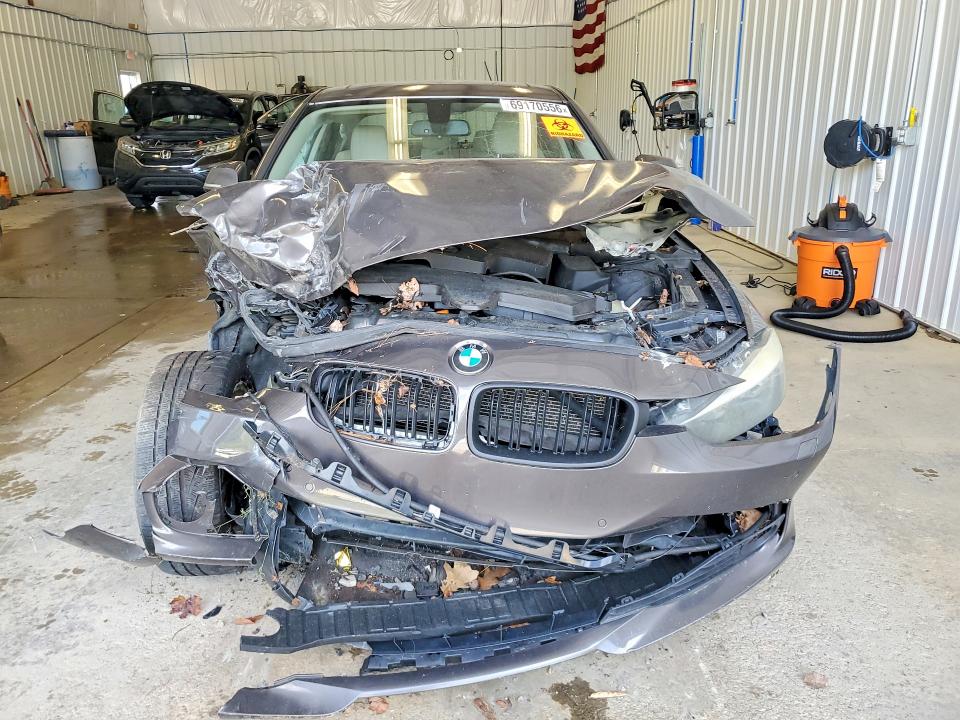 Zdjęcie 5 z aukcji – 2015 BMW 328 z VIN WBA3B5G53FNS11692
