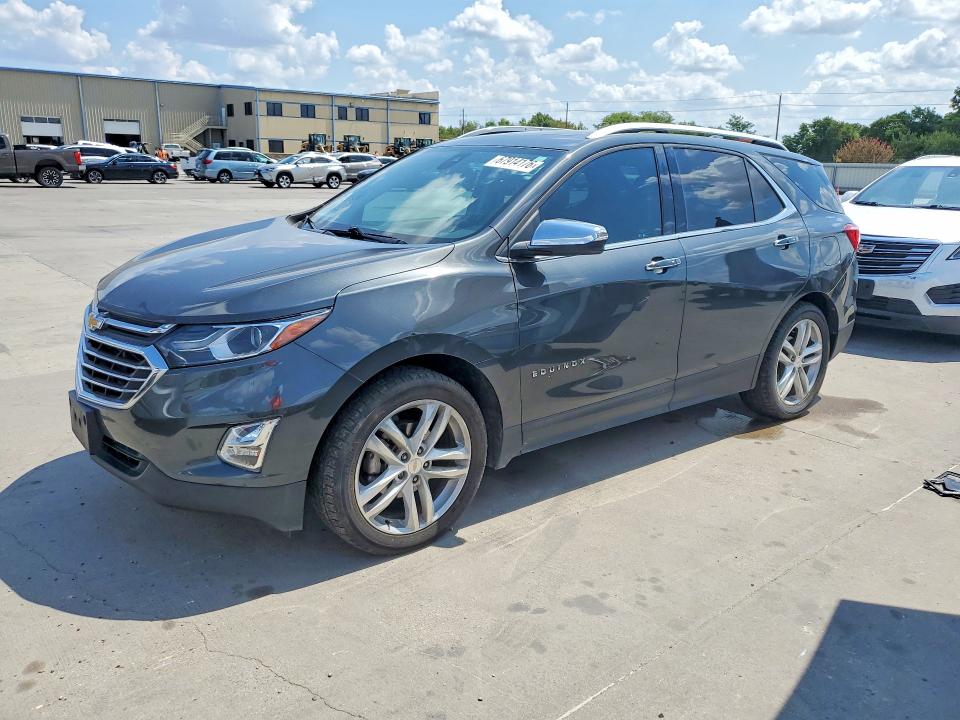 CHEVROLET EQUINOX 2018 with VIN 2GNAXMEV7J6101810 - Photo from auction