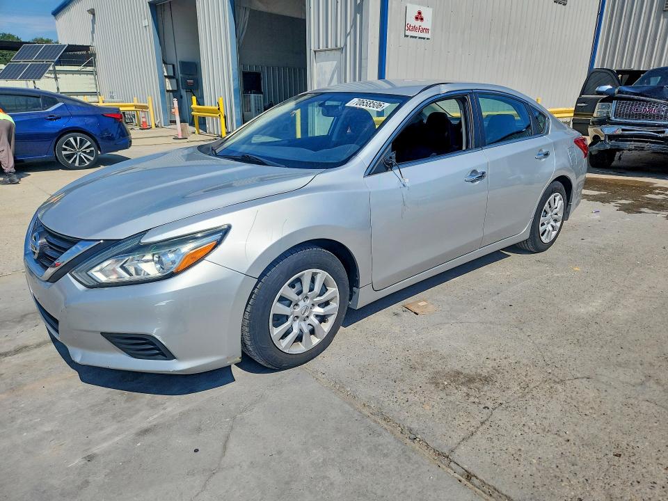 NISSAN ALTIMA 2017 with VIN 1N4AL3AP2HN314018 - Photo from auction