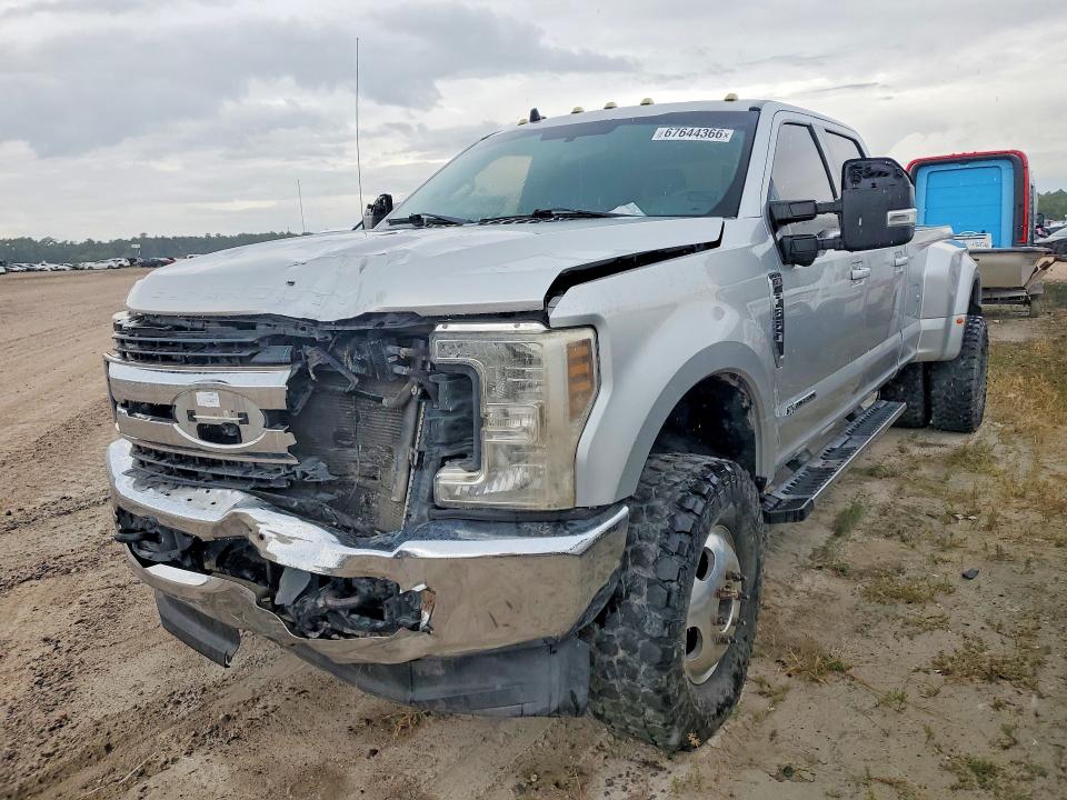 FORD F350 2019 with VIN 1FT8W3DTXKEE32334 - Photo from auction