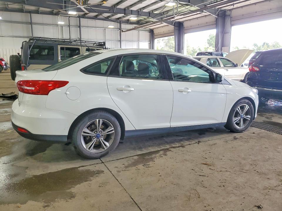 Photo 3 from auction – 2018 FORD FOCUS with VIN 1FADP3FEXJL233312