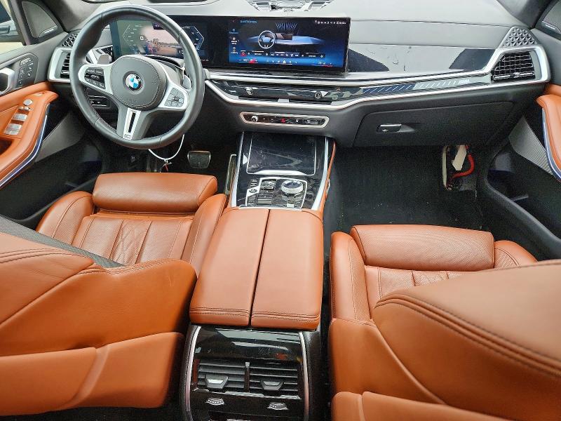 Photo 8 from auction – 2025 BMW X7 with VIN 5UX33EM09S9W95622