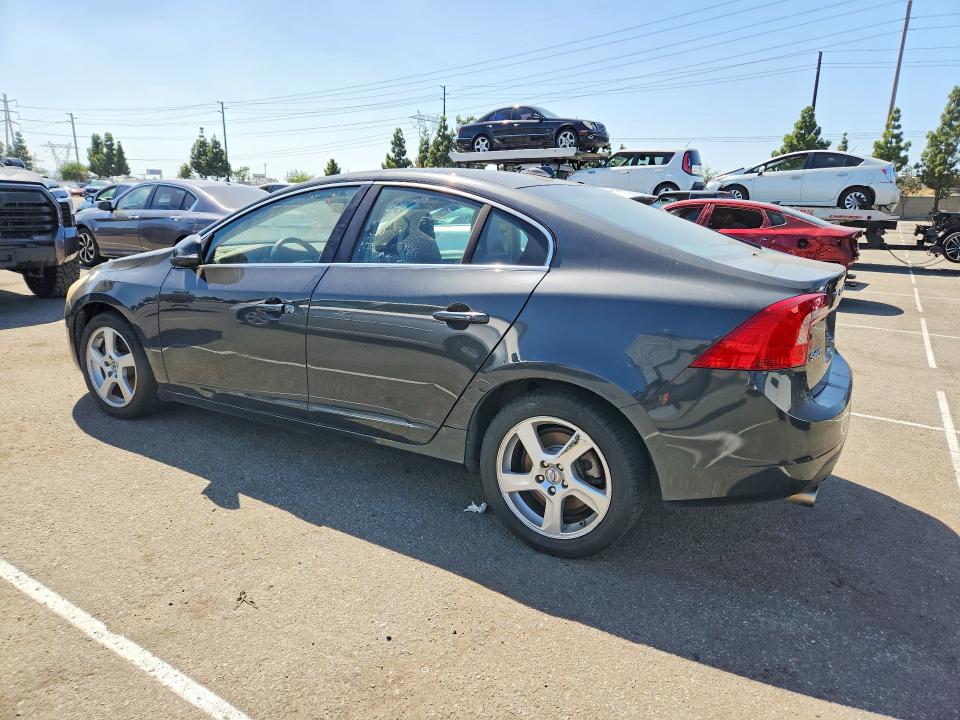Foto 2 de la subasta – 2013 VOLVO S60 con VIN YV1612FS5D2182021