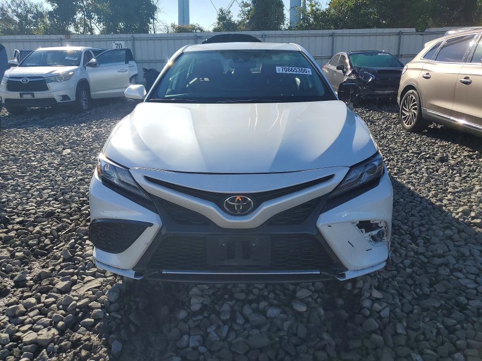 Снимка 5 от търг – 2024 TOYOTA CAMRY с VIN 4T1K61AK1RU849245