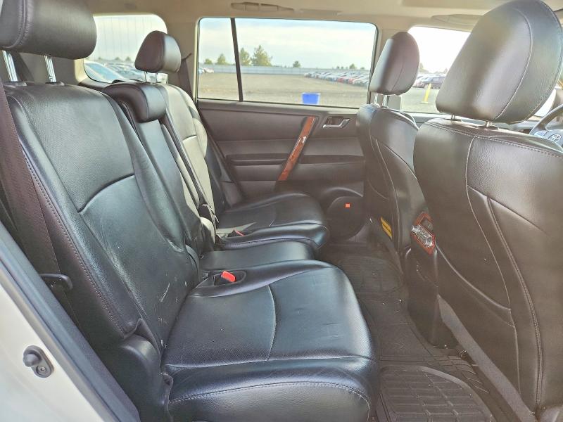 Фото 11 с аукциона – 2011 TOYOTA HIGHLANDER с VIN 5TDDK3EH2BS054928
