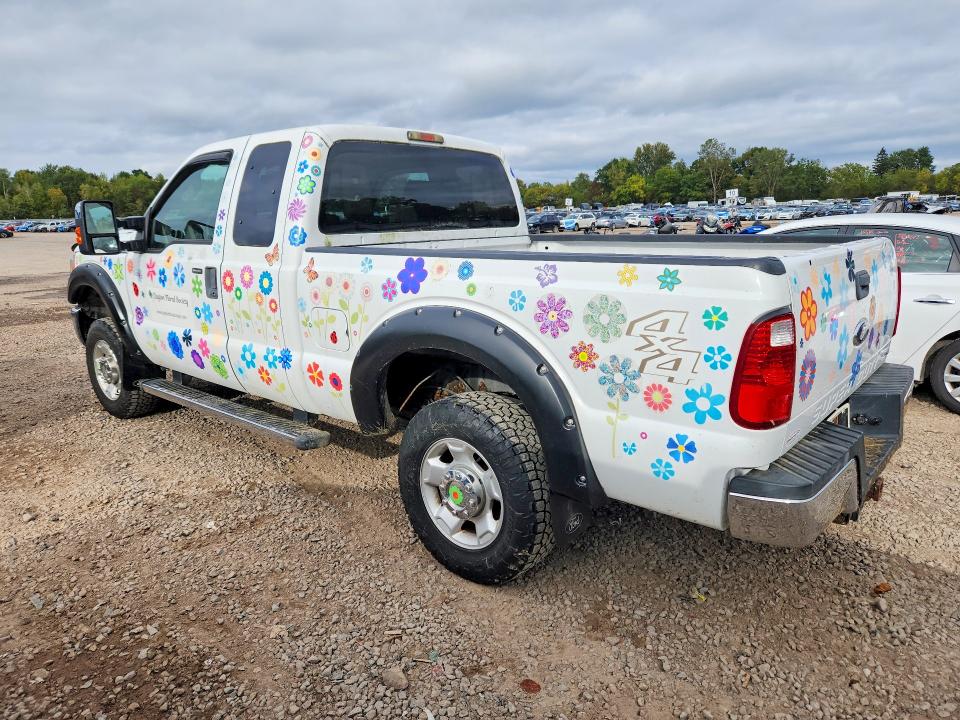 Снимка 2 от търг – 2011 FORD F250 с VIN 1FT7X2B62BEA33675