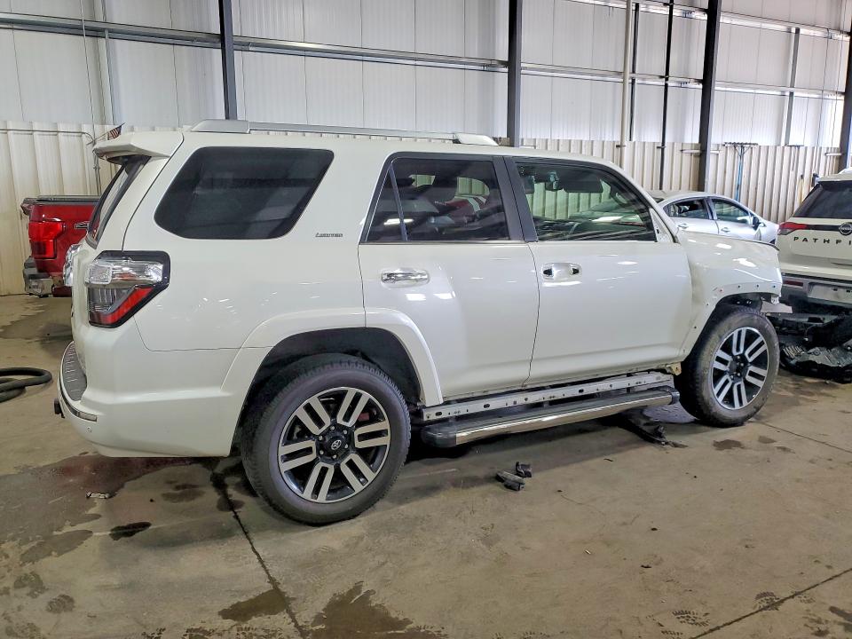 Photo 3 from auction – 2019 TOYOTA 4RUNNER with VIN JTEBU5JR0K5632621
