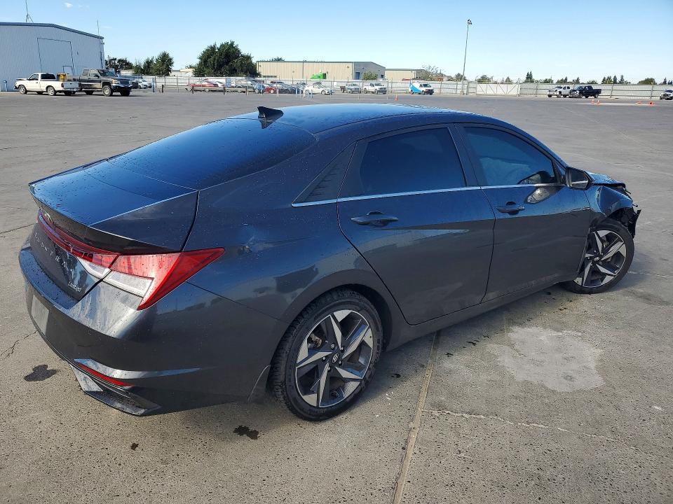 Photo 3 from auction – 2023 HYUNDAI ELANTRA with VIN 5NPLP4AG0PH105842