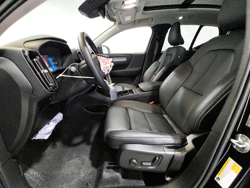 Foto 7 de la subasta – 2026 VOLVO XC40 con VIN YV4L12UC6T2804657