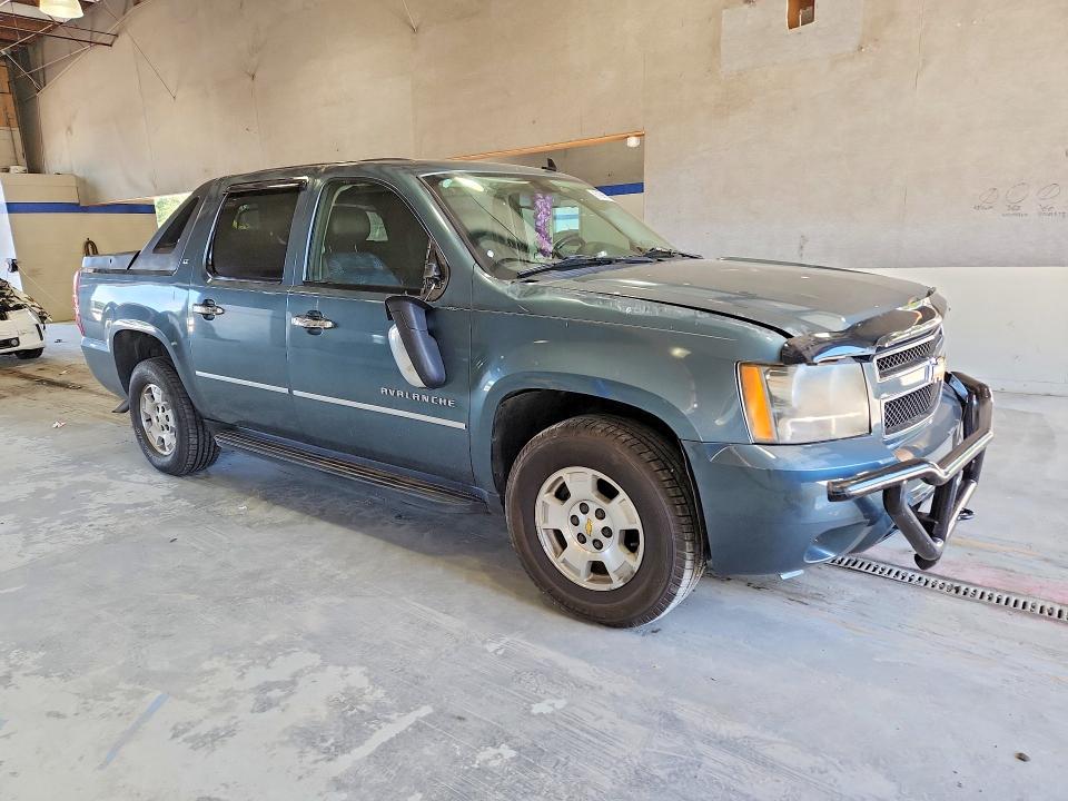Zdjęcie 4 z aukcji – 2010 CHEVROLET AVALANCHE z VIN 3GNVKFE09AG162371