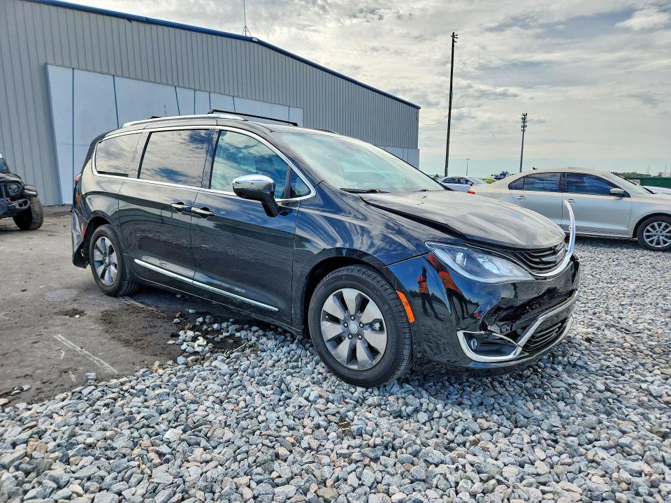 Photo 4 from auction – 2018 CHRYSLER PACIFICA with VIN 2C4RC1N79JR159164