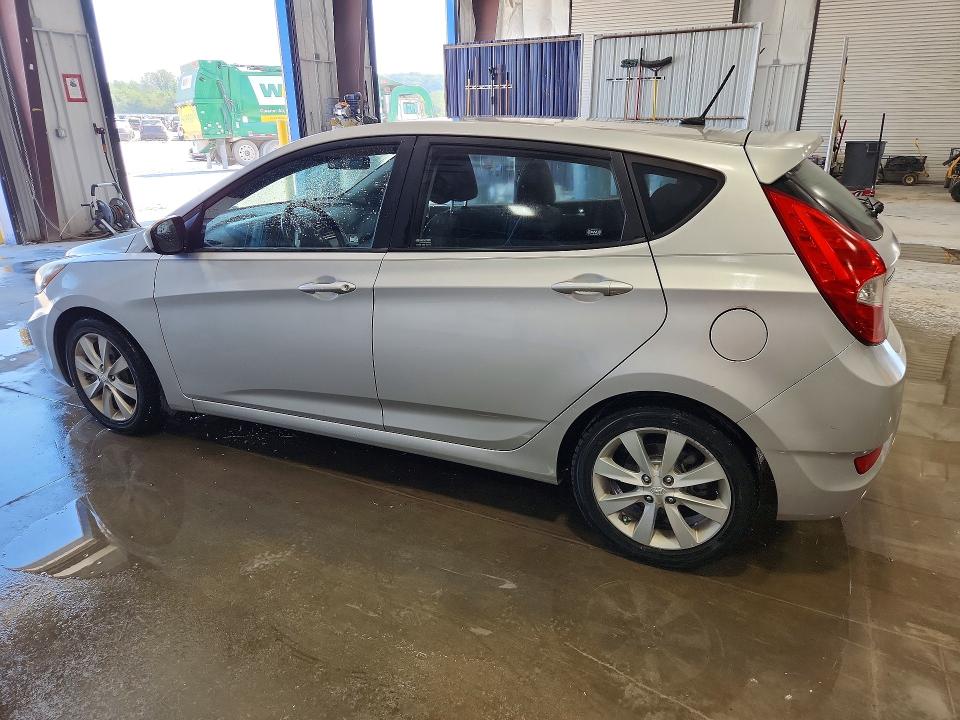 Photo 2 from auction – 2012 HYUNDAI ACCENT with VIN KMHCU5AE5CU026546