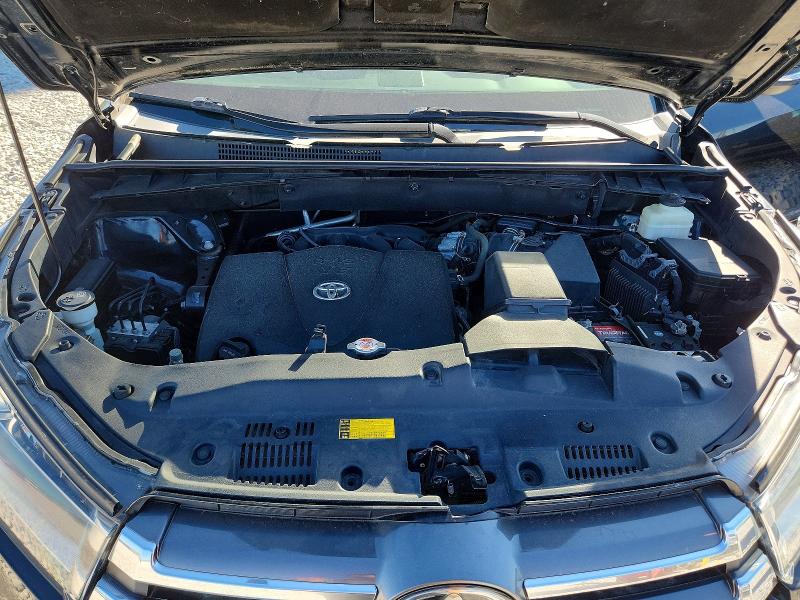 Photo 12 from auction – 2017 TOYOTA HIGHLANDER with VIN 5TDDZRFH0HS470241