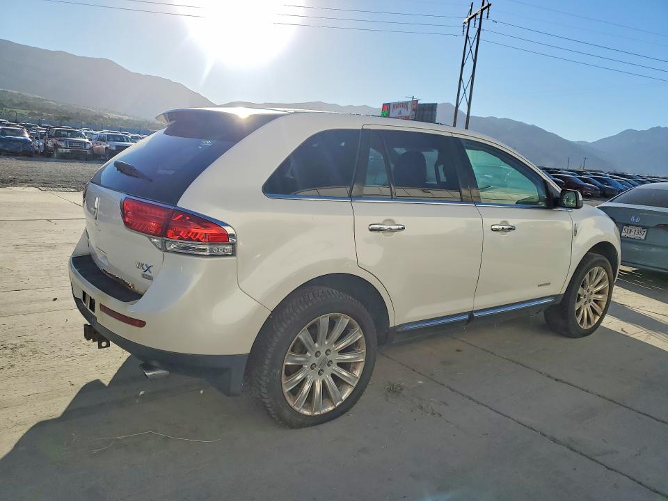 Photo 3 from auction – 2011 LINCOLN MKX with VIN 2LMDJ8JKXBBJ21407