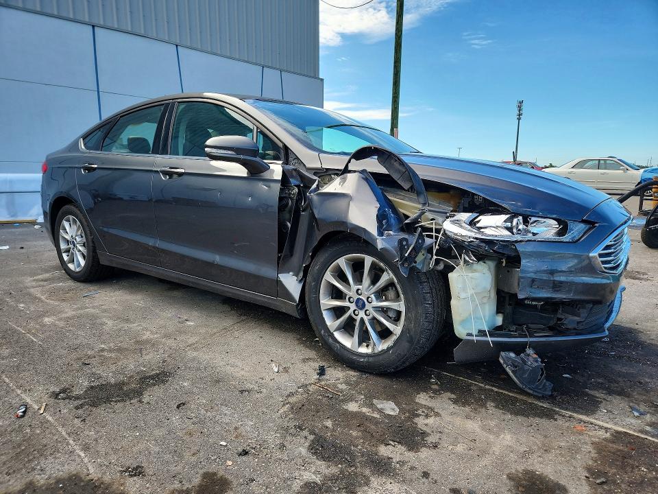 Photo 4 from auction – 2017 FORD FUSION with VIN 3FA6P0H95HR266320