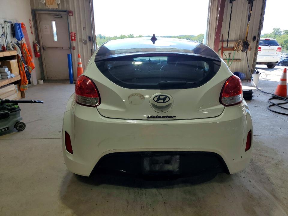 Photo 6 from auction – 2013 HYUNDAI VELOSTER with VIN KMHTC6AD8DU106537