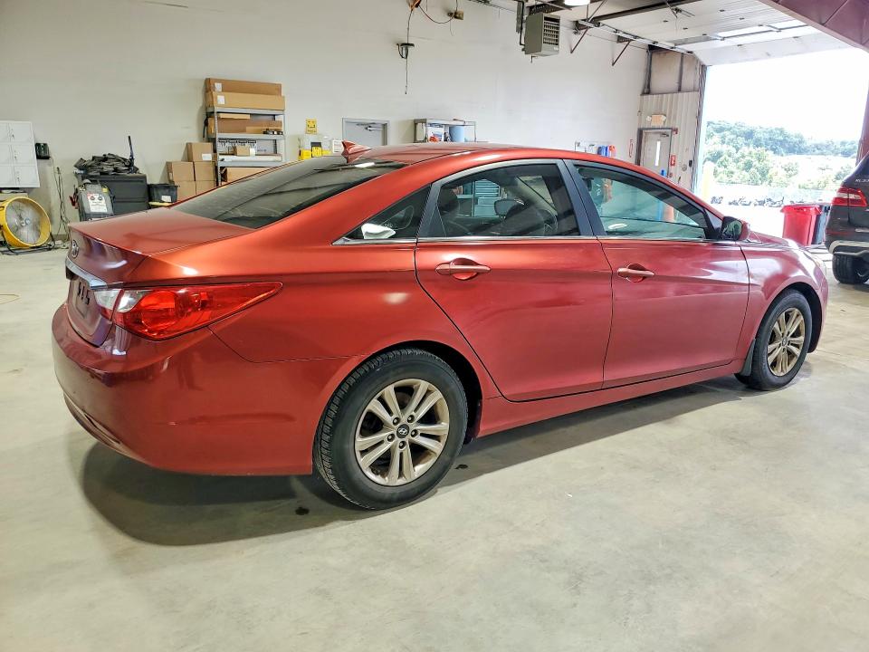 Photo 3 from auction – 2013 HYUNDAI SONATA with VIN 5NPEB4AC0DH759658