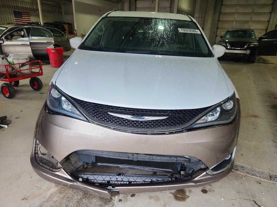 Zdjęcie 5 z aukcji – 2018 CHRYSLER PACIFICA z VIN 2C4RC1BG8JR114818