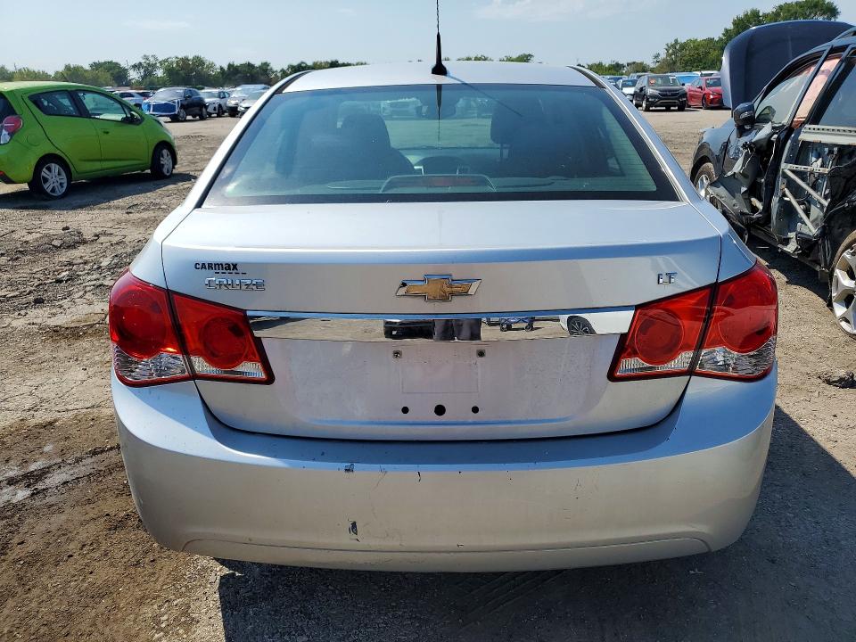 Photo 6 from auction – 2014 CHEVROLET CRUZE with VIN 1G1PC5SB0E7221588