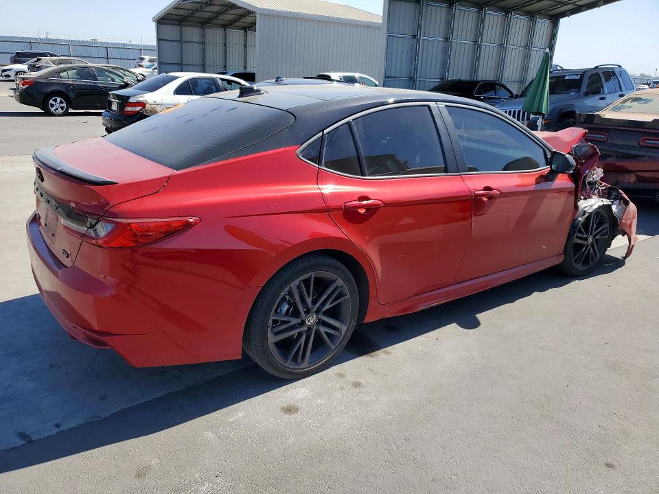Foto 3 de la subasta – 2025 TOYOTA CAMRY con VIN 4T1DAACK9SU132683