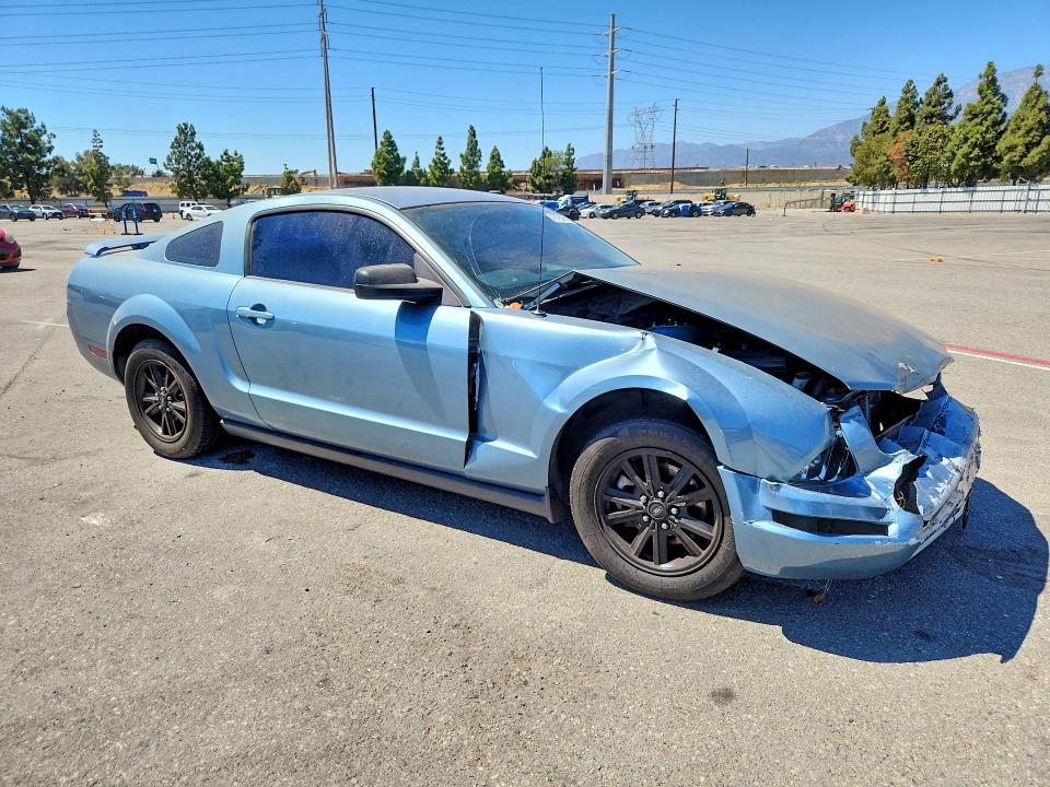 Photo 4 from auction – 2005 FORD MUSTANG with VIN 1ZVFT80N555107564
