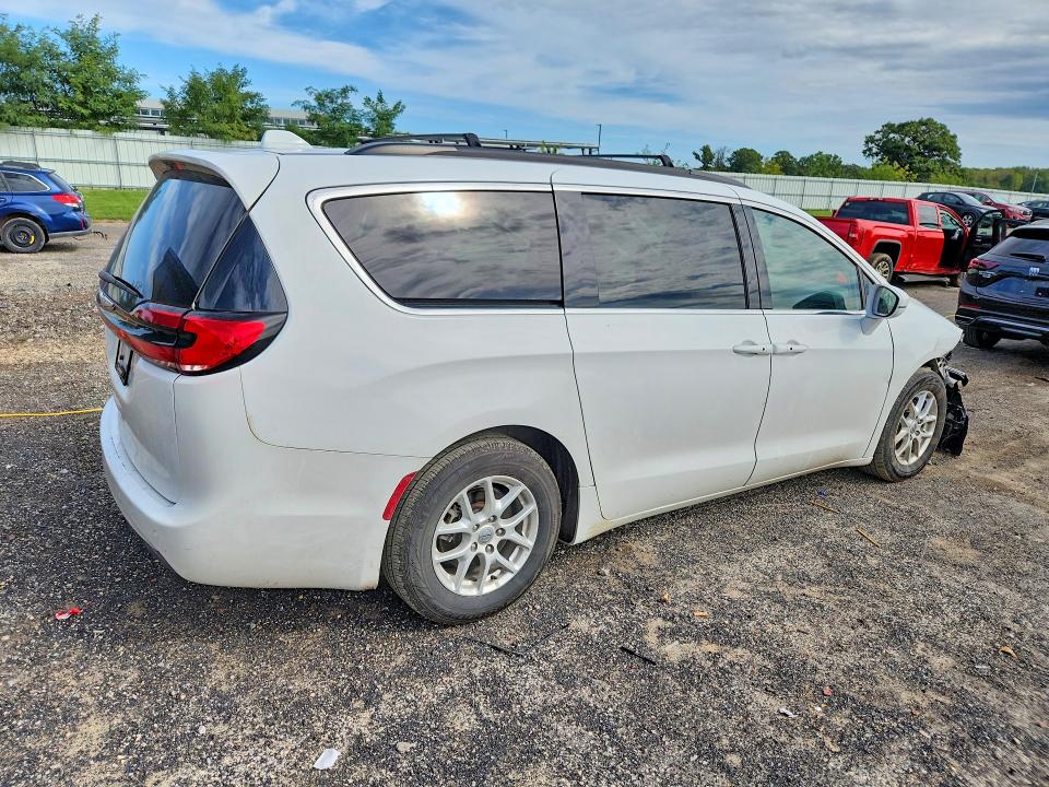 Photo 3 from auction – 2022 CHRYSLER PACIFICA with VIN 2C4RC1BGNR147562